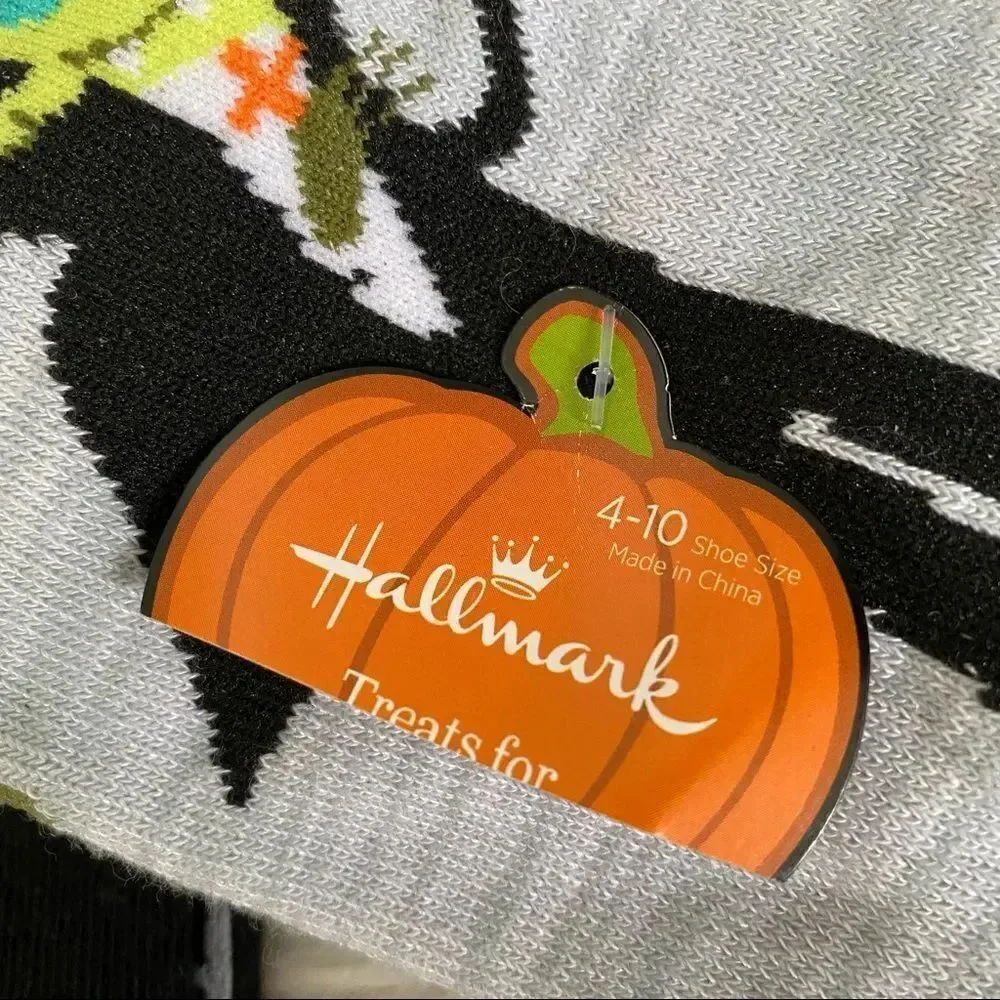 NEW Hallmark Ladies 2 pairs of Halloween socks shoe size 4-10